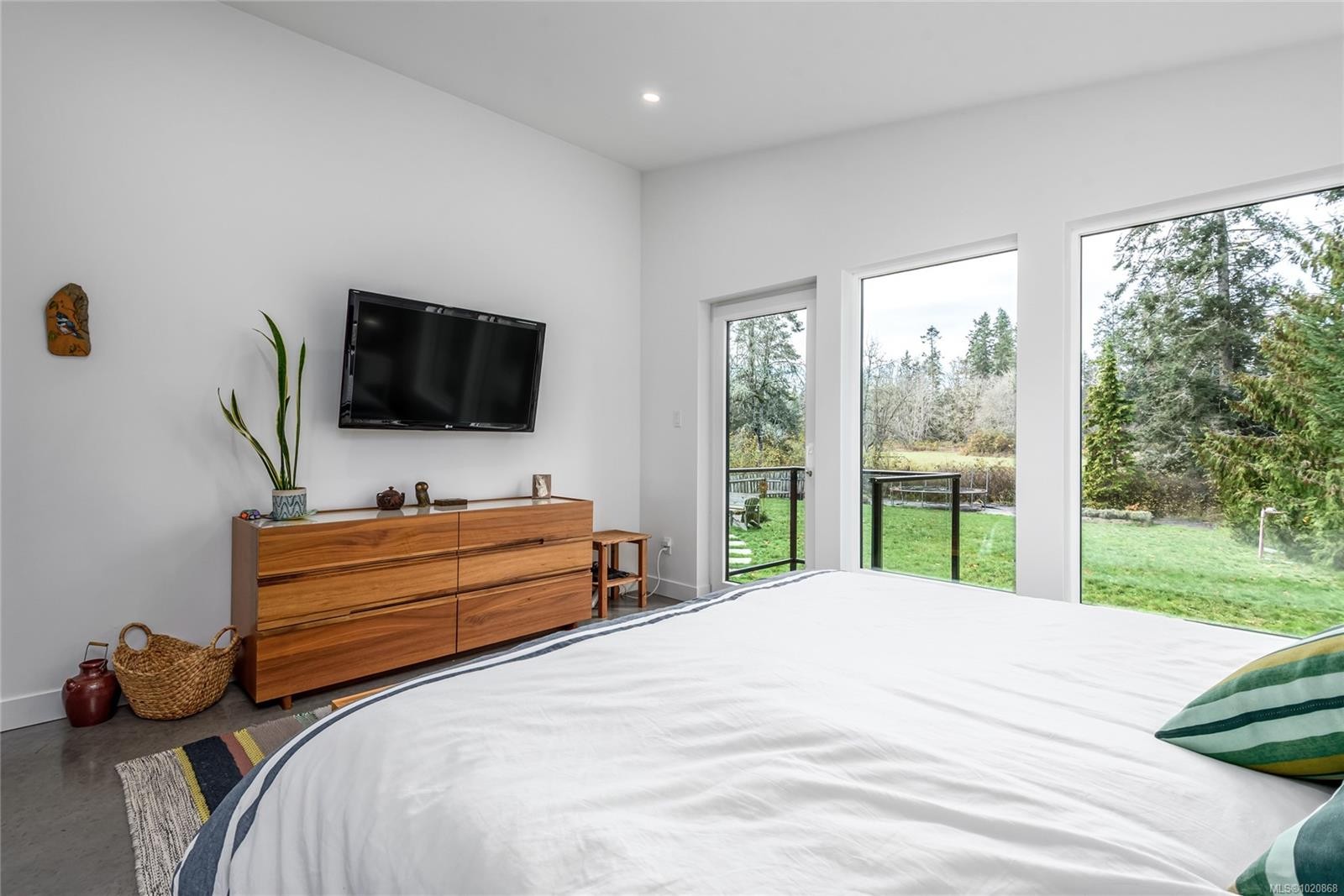 4137 Gartley Point Rd, Royston, BC