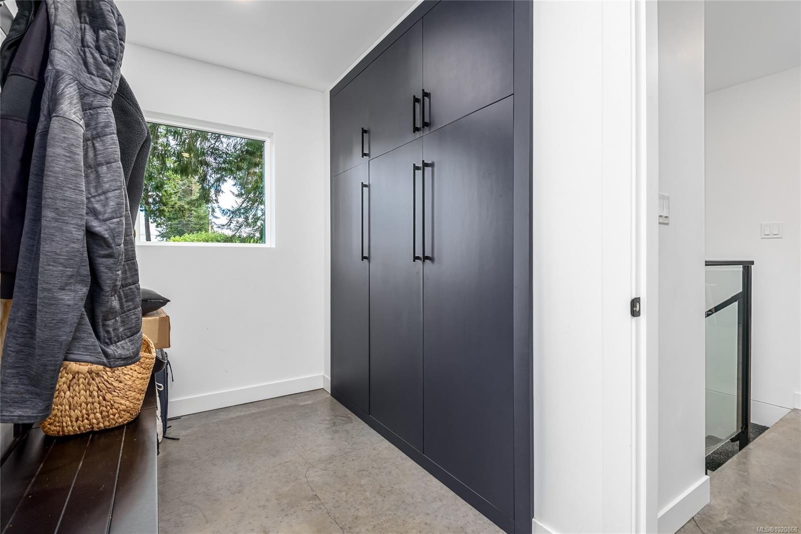 4137 Gartley Point Rd, Royston, BC