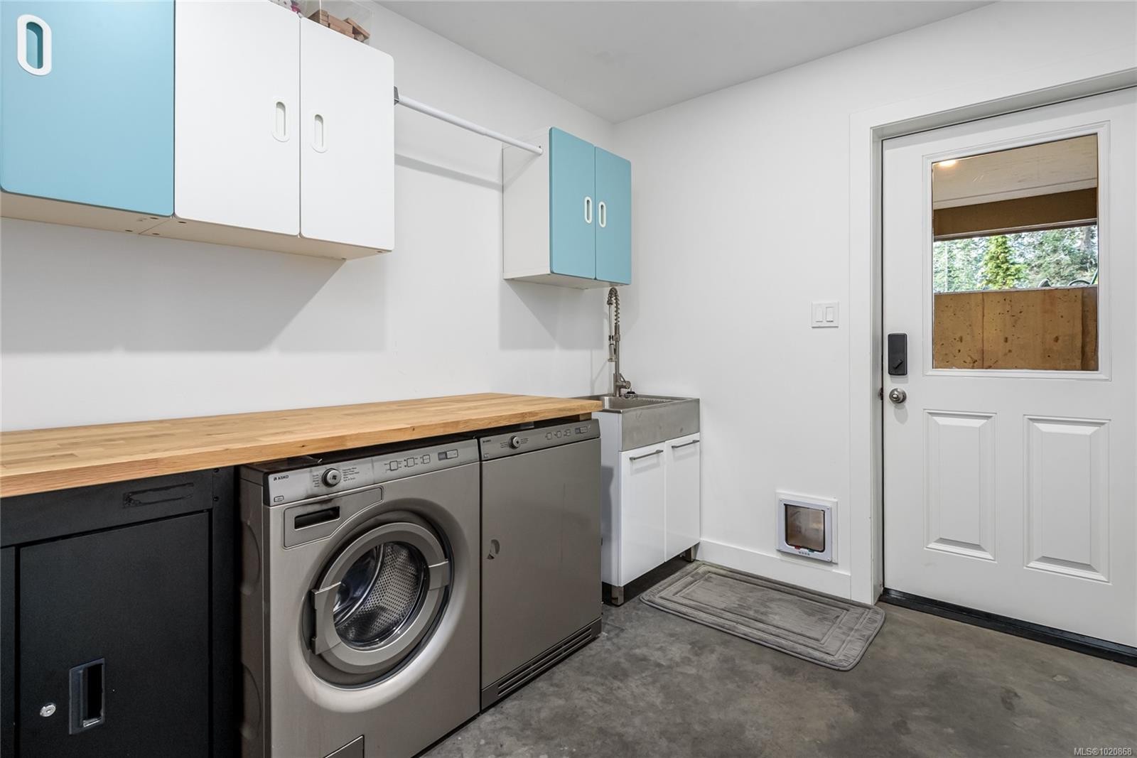 4137 Gartley Point Rd, Royston, BC