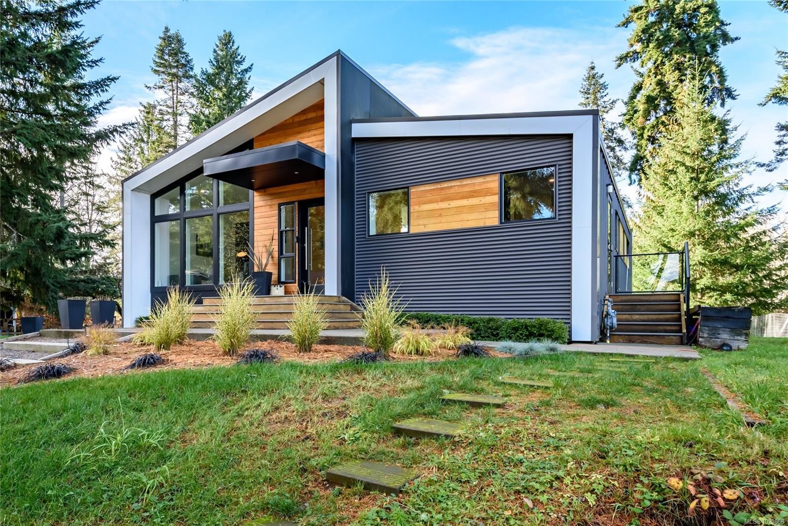 4137 Gartley Point Rd, Royston, BC