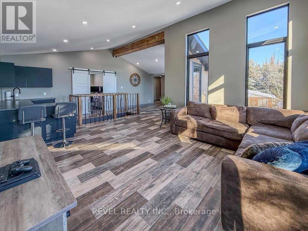Lot 11 Keefer Lake Road, Timiskaming (Tim - Outside - Rural), ON - Indoor Photo Showing Living Room