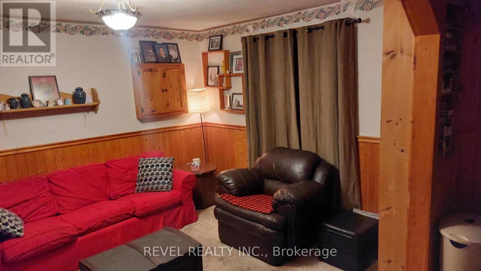 520 Alder Street E, Haldimand, ON - Indoor