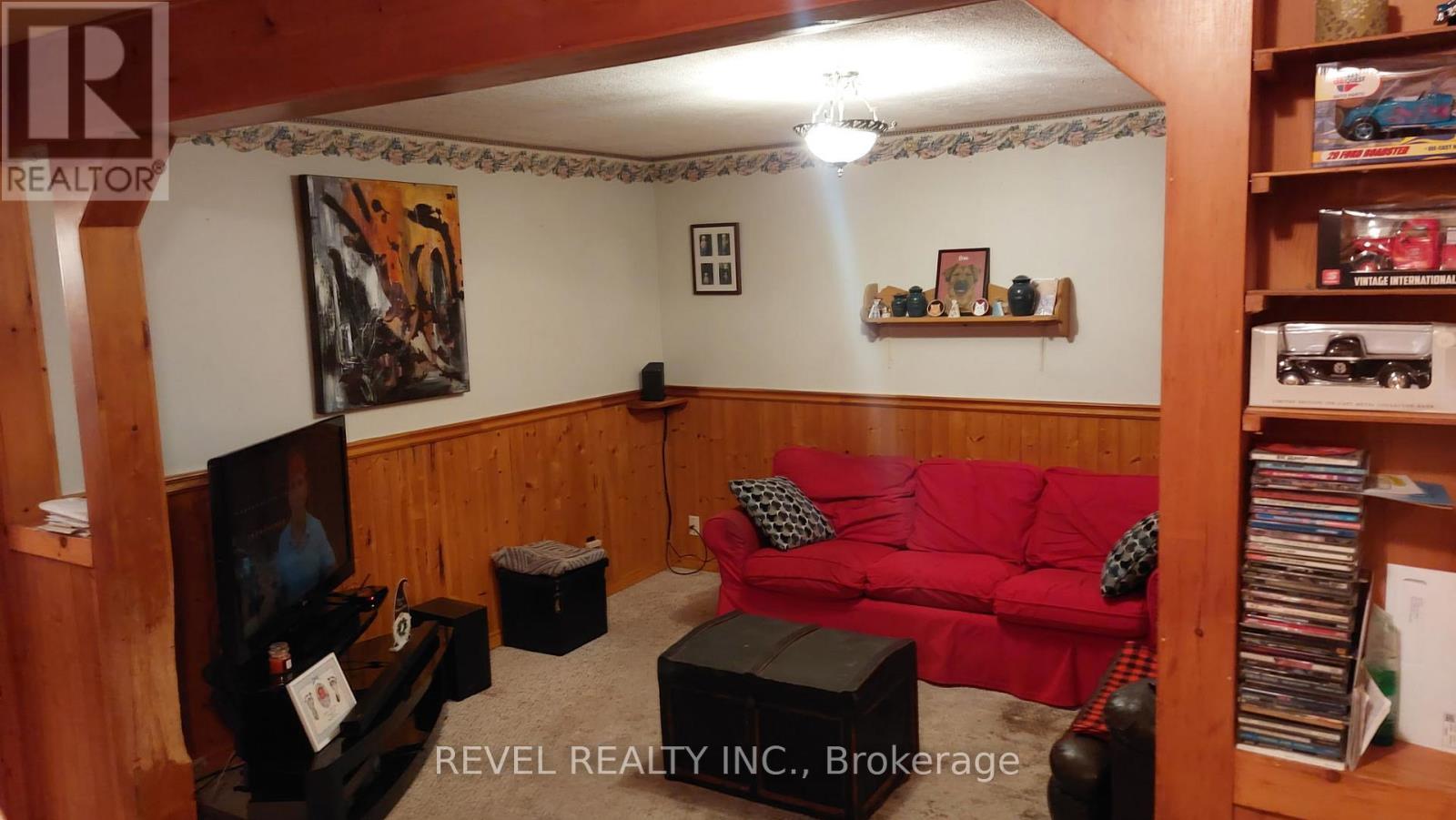 520 Alder Street E, Haldimand, ON - Indoor Photo Showing Other Room