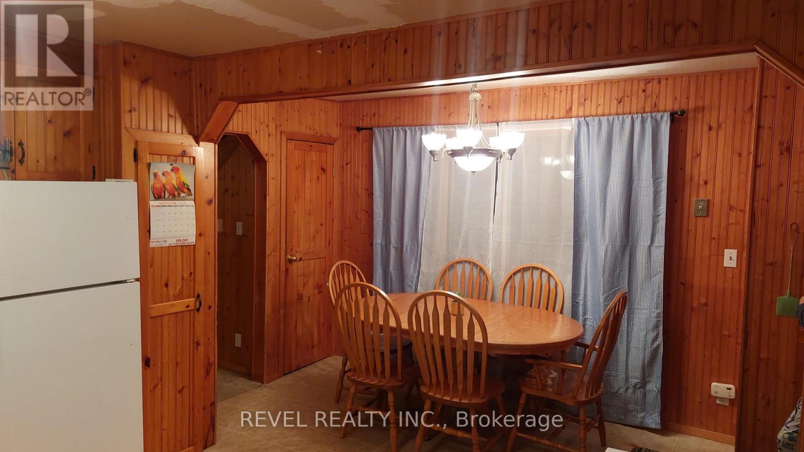 520 Alder Street E, Haldimand, ON - Indoor Photo Showing Kitchen