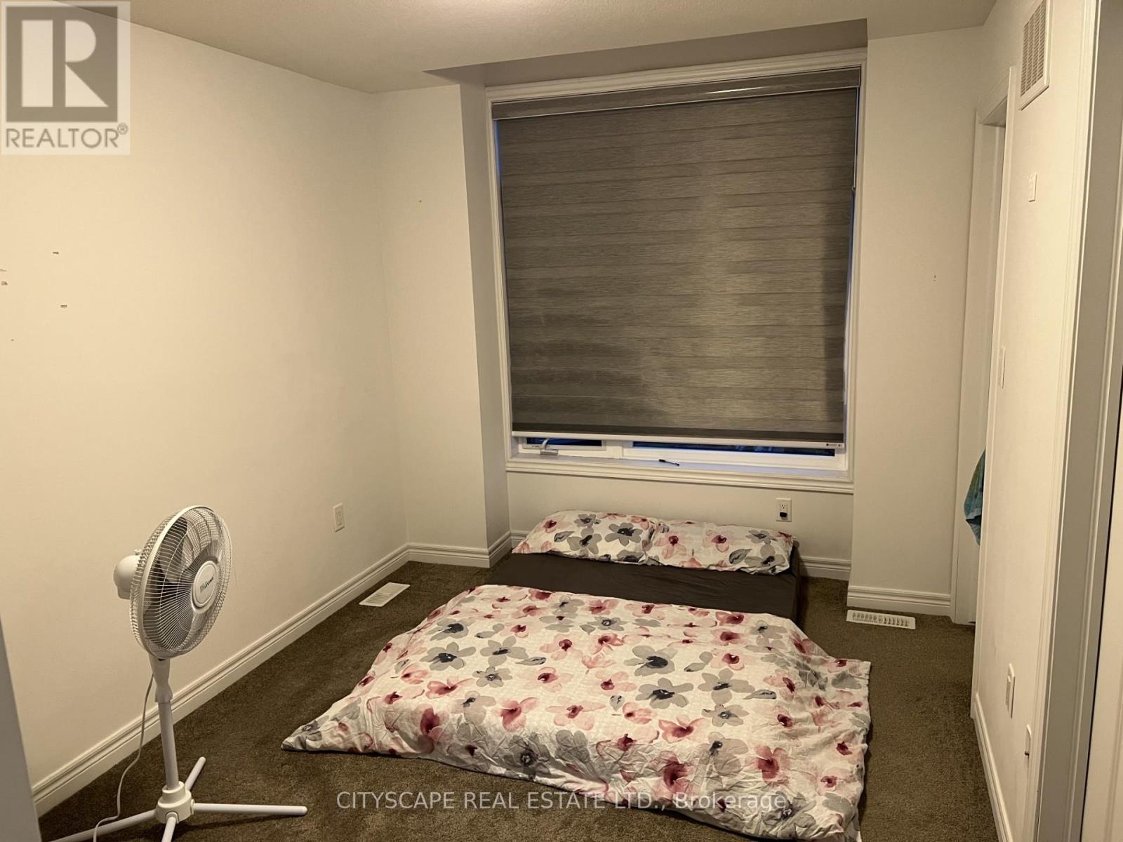 17 - 575 Woodward Avenue, Hamilton, ON - Indoor Photo Showing Bedroom