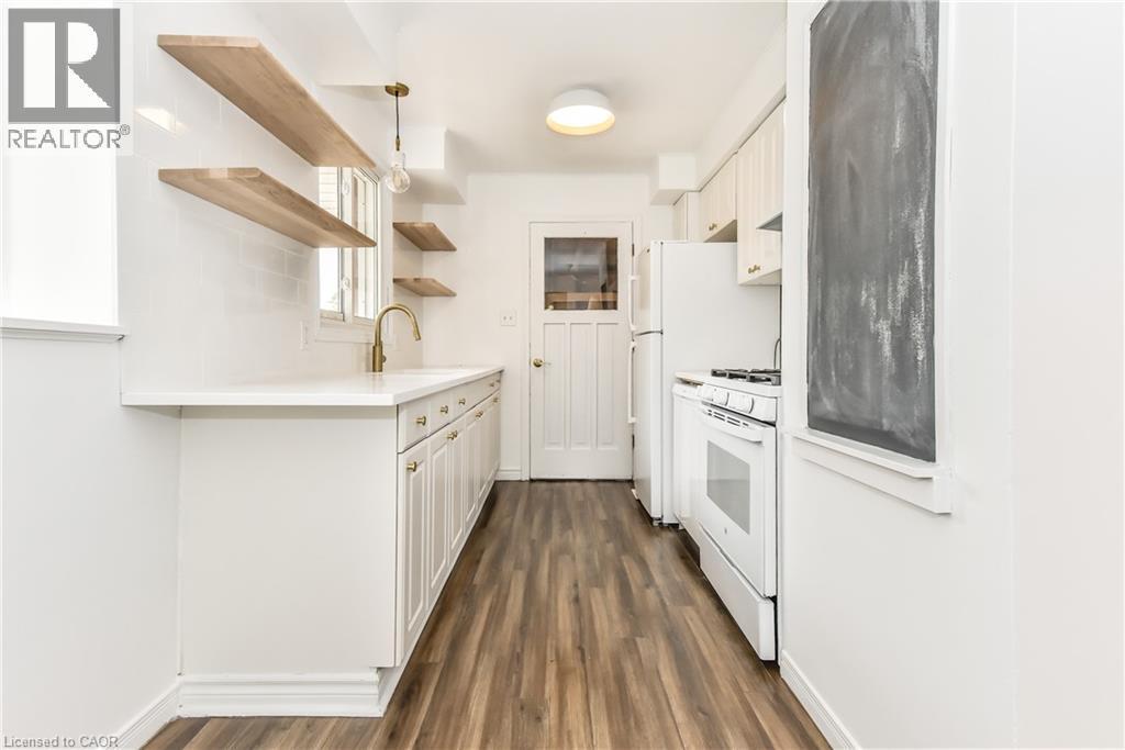 373 Hillcrest Road Unit# A, Cambridge, ON - Indoor Photo Showing Kitchen