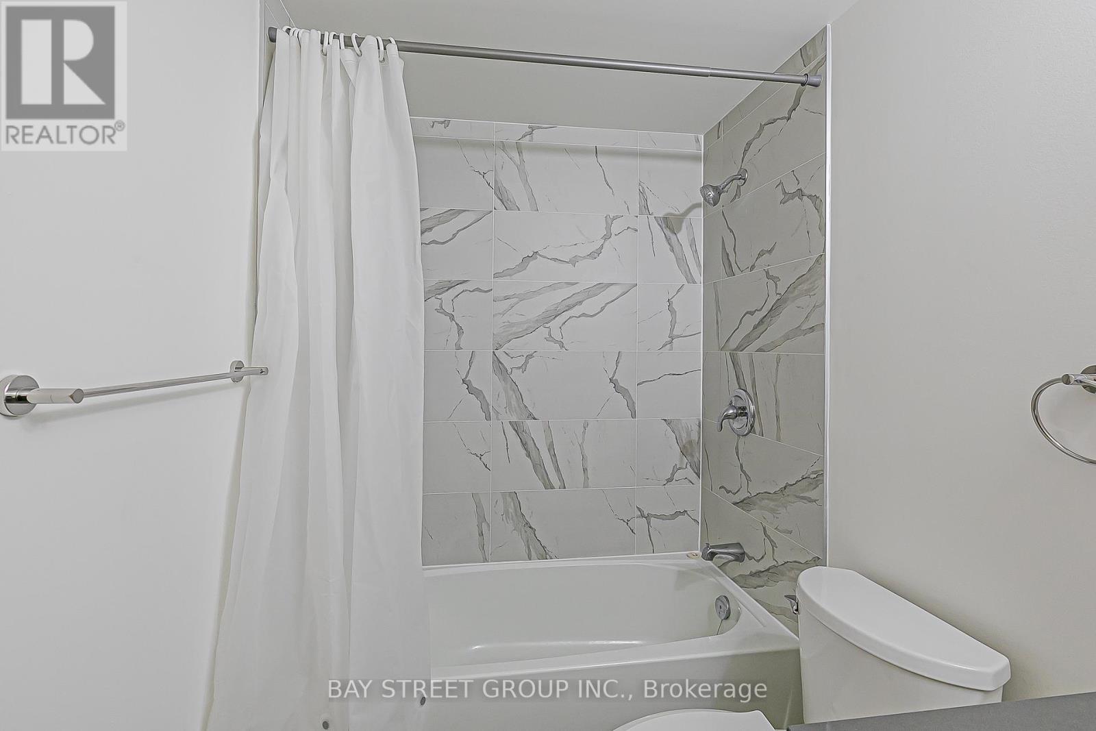 A311 - 3453 Victoria Park Avenue, Toronto, ON - Indoor Photo Showing Bathroom