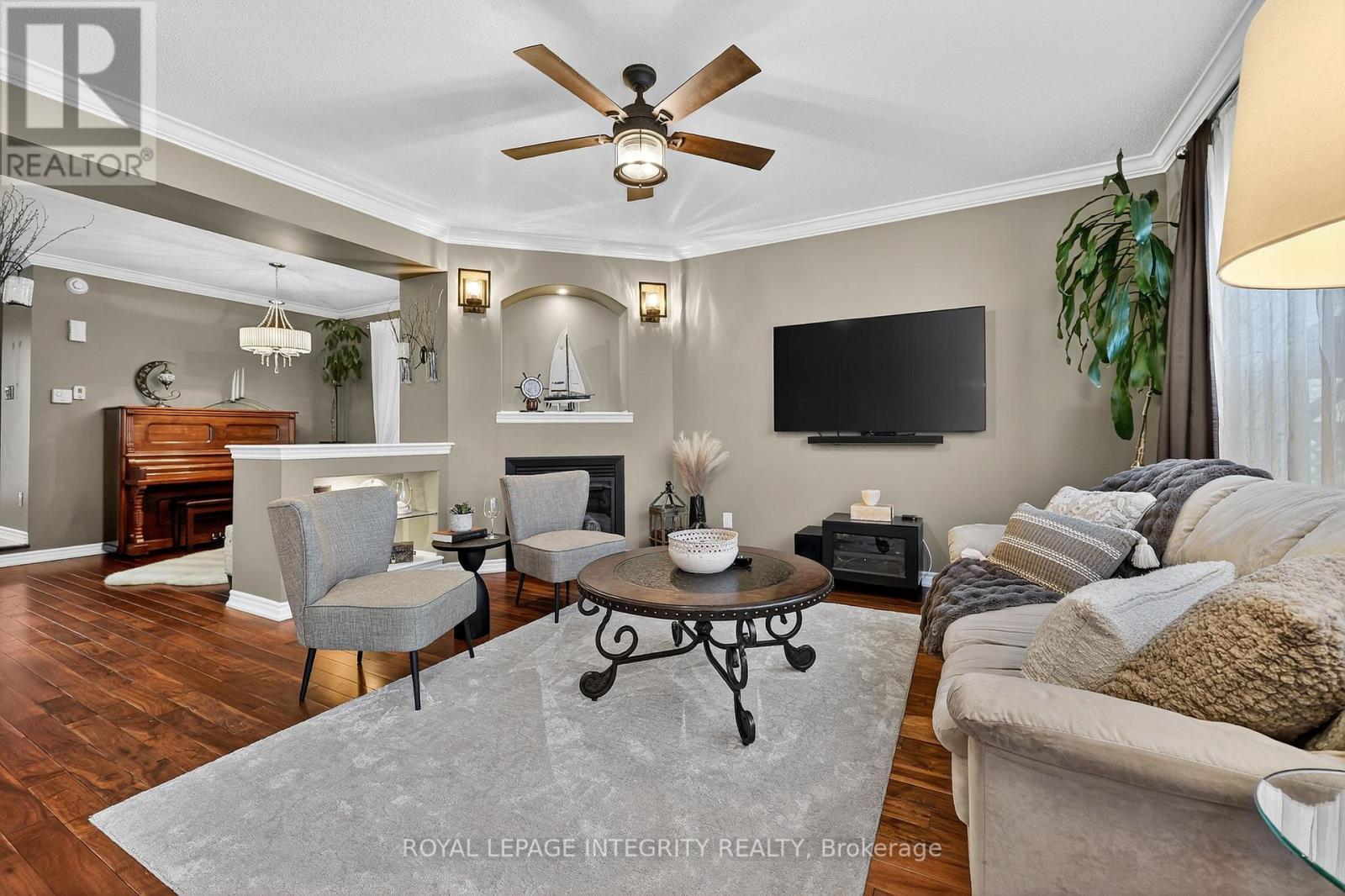 317 River Landing Avenue, Ottawa, ON - Indoor Photo Showing Living Room