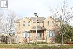 2 CATHERINA STREET Markham, ON L6C 2G1