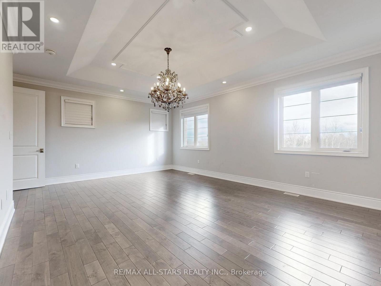 48 Cairns Gate, King, ON - Indoor Photo Showing Other Room