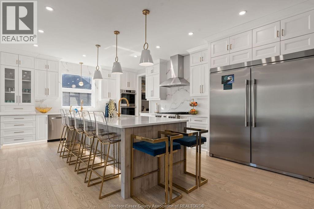 258 Xavier Circle, Lakeshore, ON - Indoor Photo Showing Kitchen With Upgraded Kitchen