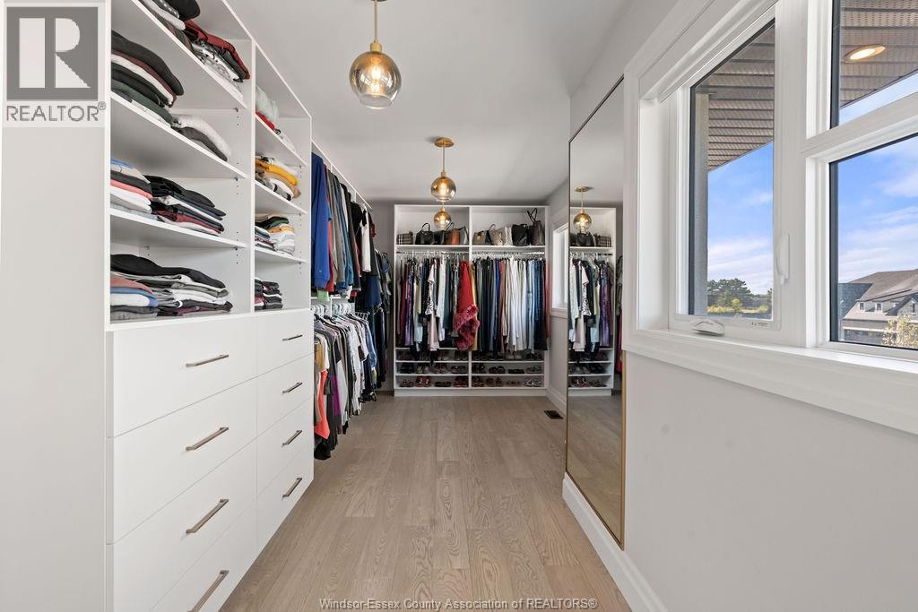 258 Xavier Circle, Lakeshore, ON - Indoor With Storage