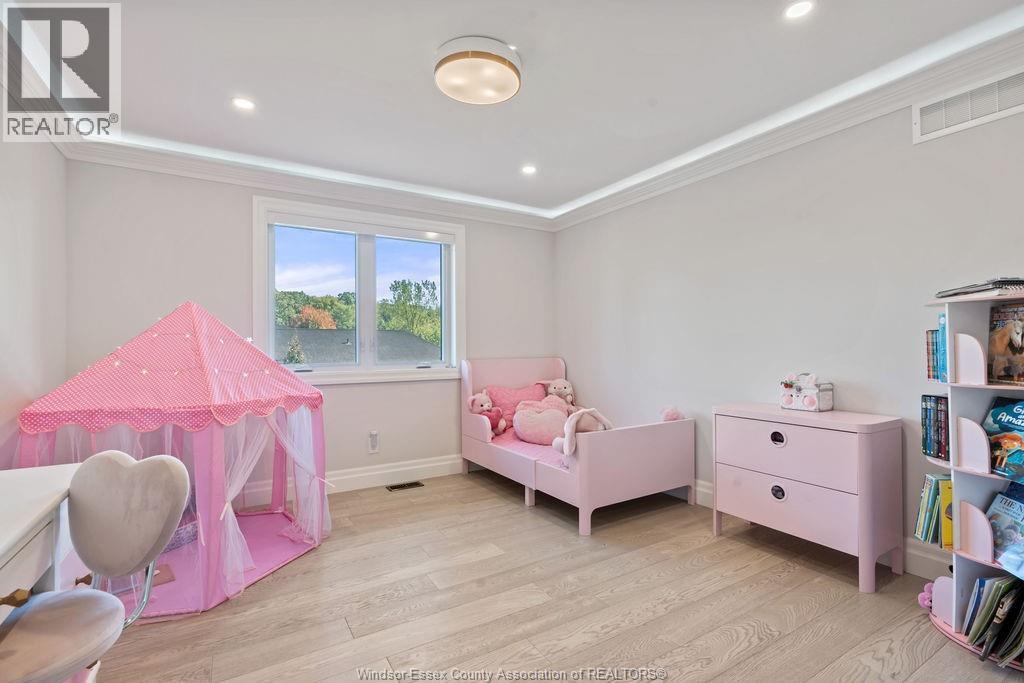 258 Xavier Circle, Lakeshore, ON - Indoor Photo Showing Bedroom