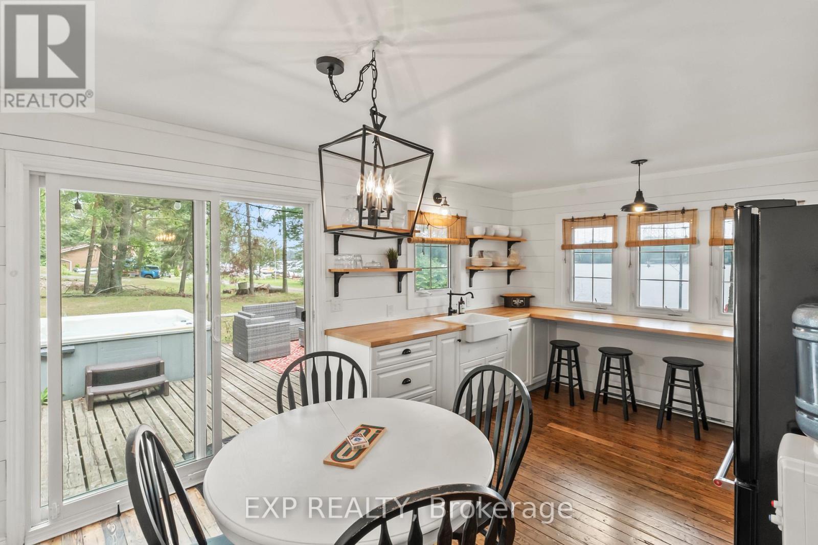 17 Fire Route 88A, Havelock-Belmont-Methuen, ON - Indoor Photo Showing Dining Room