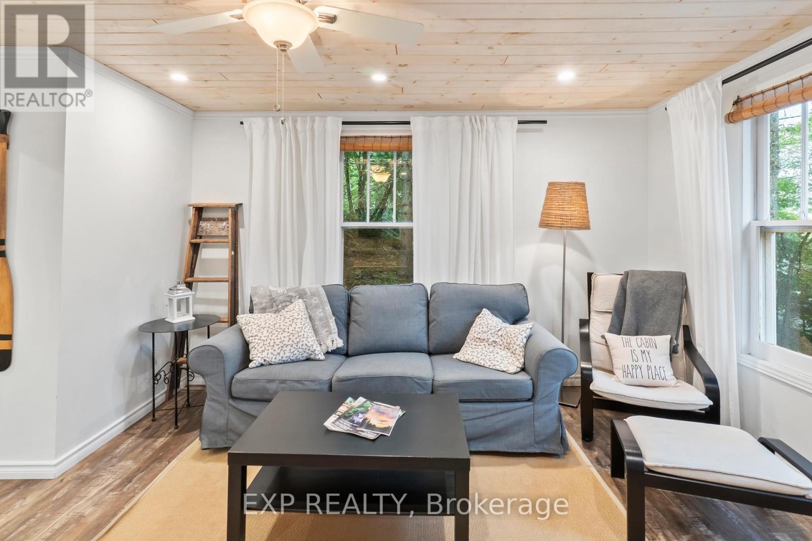 17 Fire Route 88A, Havelock-Belmont-Methuen, ON - Indoor Photo Showing Living Room