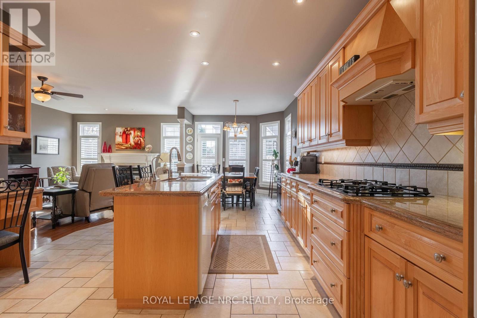 47 Countryside Drive, St. Catharines (Grapeview), ON - Indoor Photo Showing Kitchen