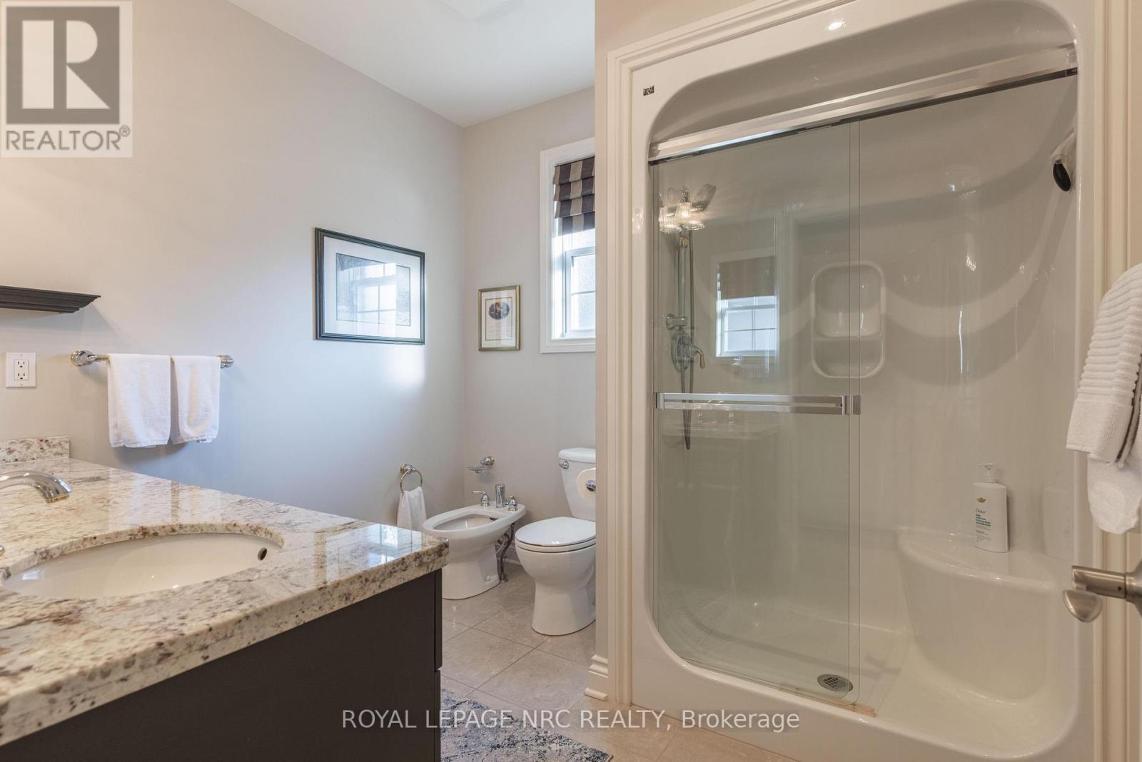 47 Countryside Drive, St. Catharines (Grapeview), ON - Indoor Photo Showing Bathroom