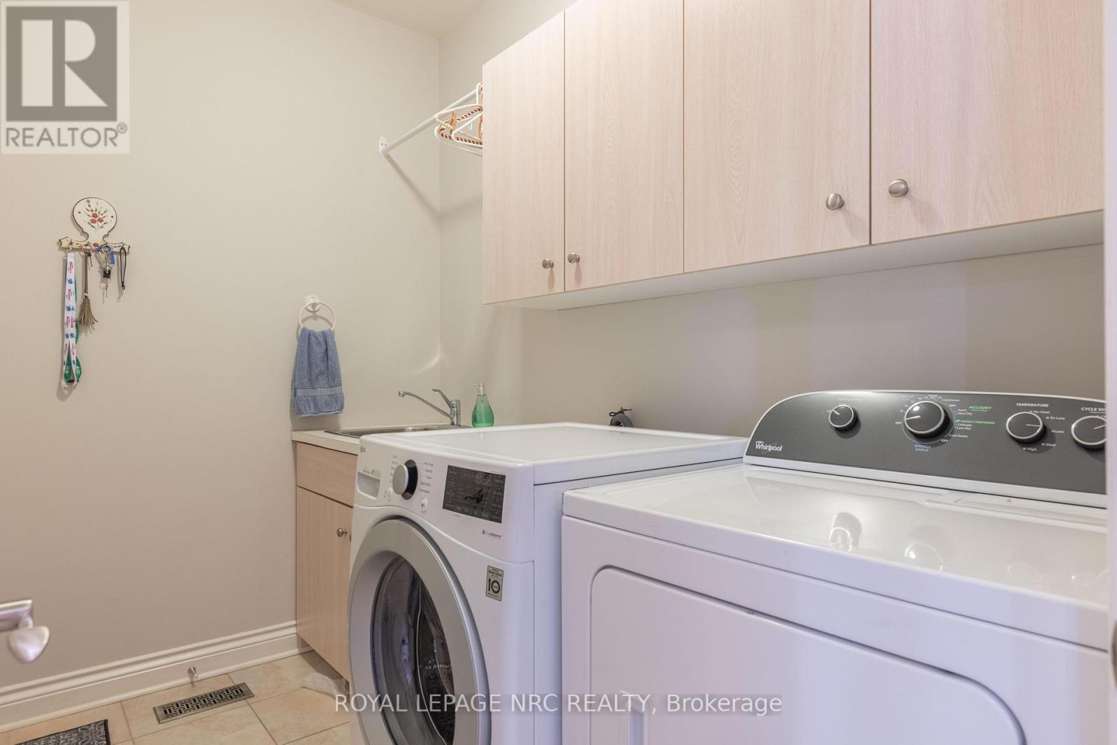 47 Countryside Drive, St. Catharines (Grapeview), ON - Indoor Photo Showing Laundry Room