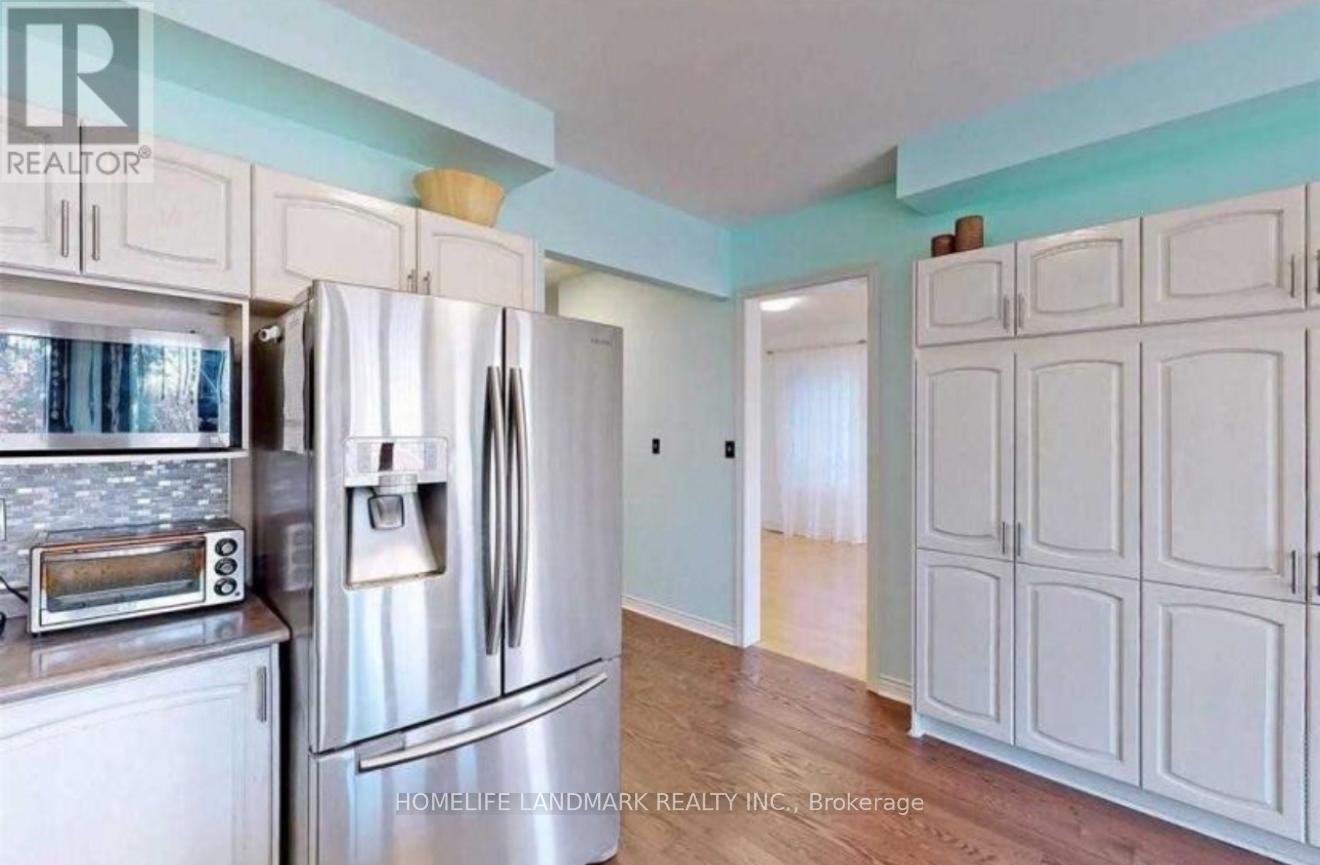 2198 Arbourview Drive, Oakville, ON - Indoor Photo Showing Kitchen