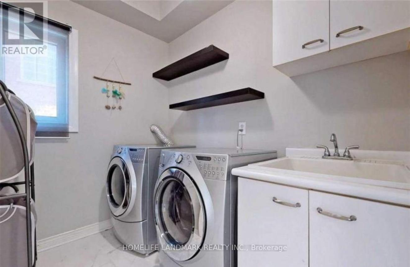 2198 Arbourview Drive, Oakville, ON - Indoor Photo Showing Laundry Room
