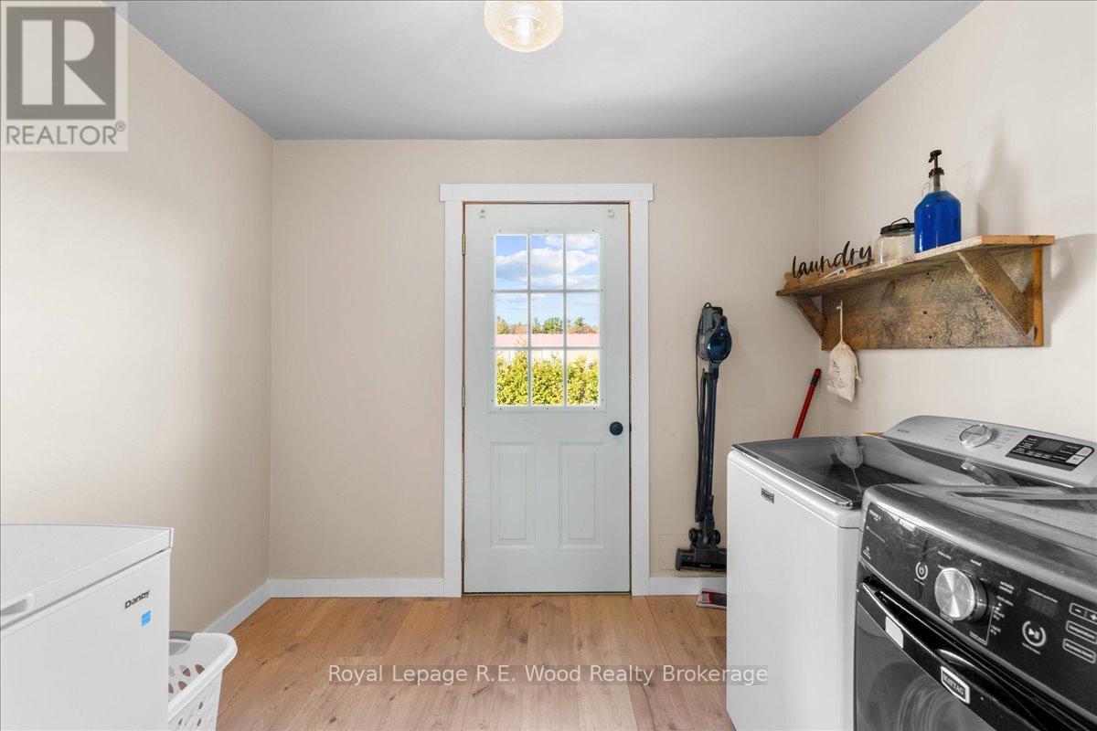 303 Concession 2 Road, Norfolk (Townsend), ON - Indoor Photo Showing Laundry Room