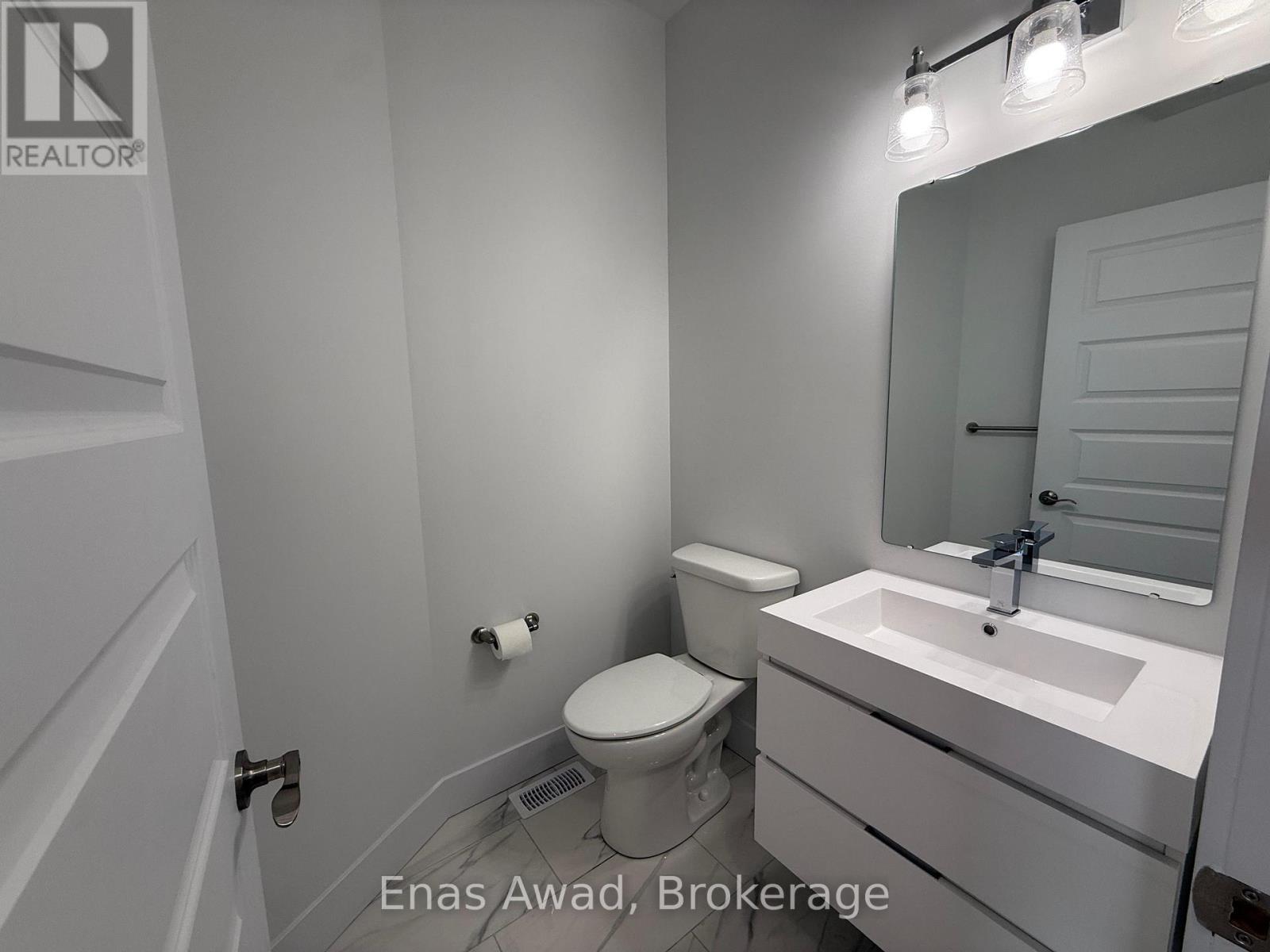 828 Moonrock Avenue, Greater Sudbury (Sudbury), ON - Indoor Photo Showing Bathroom