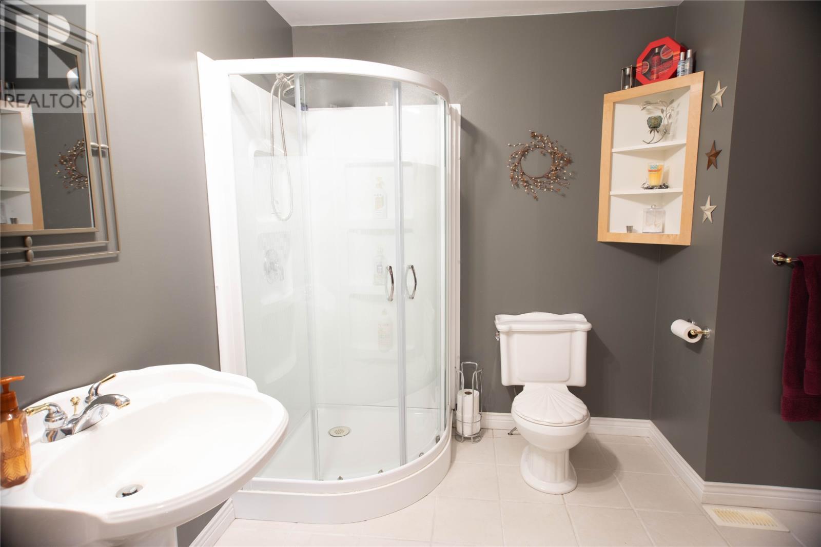 24 Alexander Crescent, Glovertown, NL - Indoor Photo Showing Bathroom