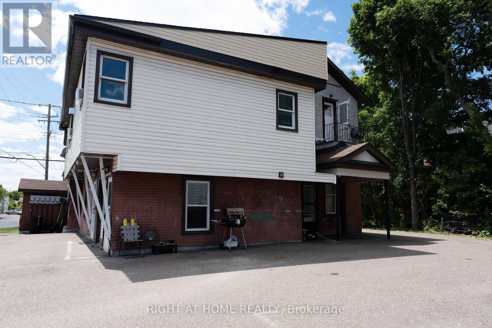 229 Elgin Street W, Arnprior, ON - Outdoor