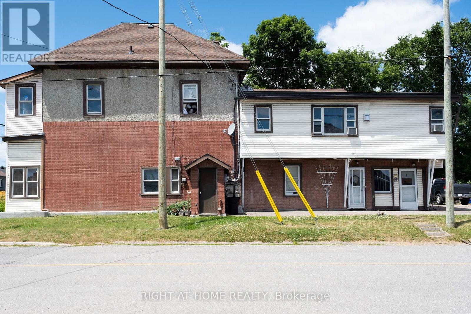 229 Elgin Street W, Arnprior, ON - Outdoor