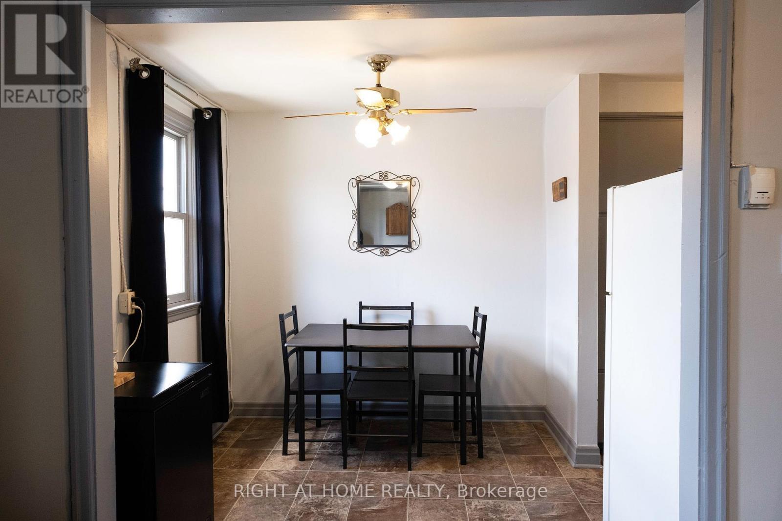 229 Elgin Street W, Arnprior, ON - Indoor Photo Showing Dining Room