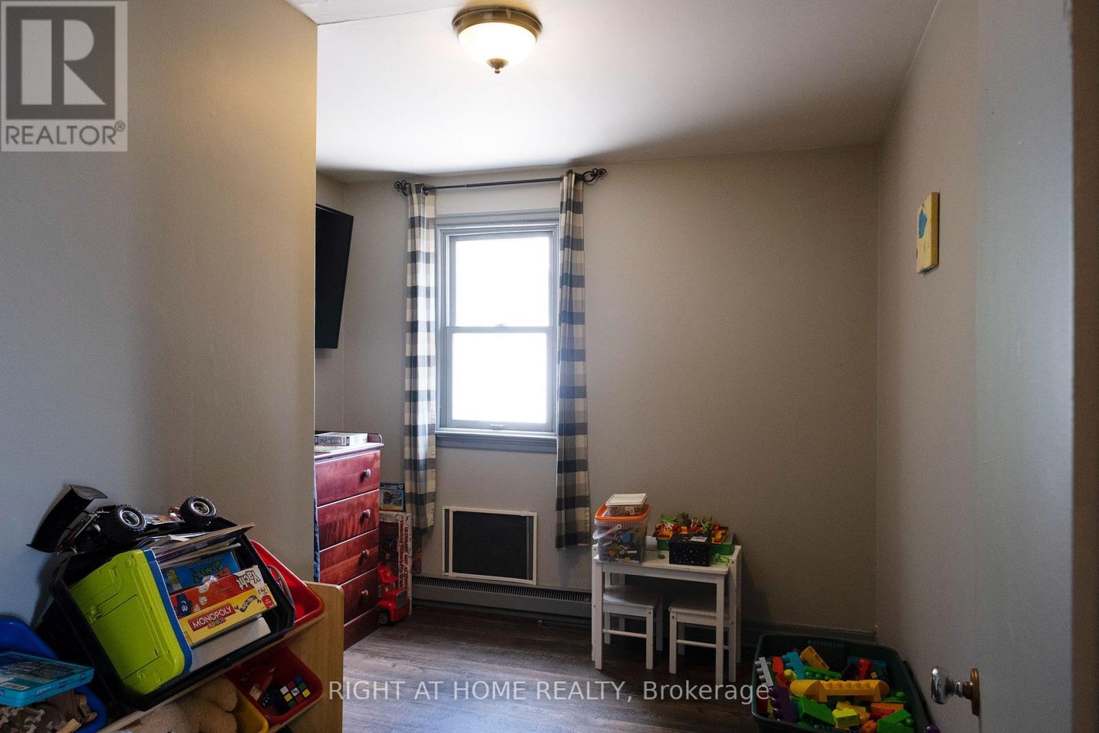 229 Elgin Street W, Arnprior, ON - Indoor