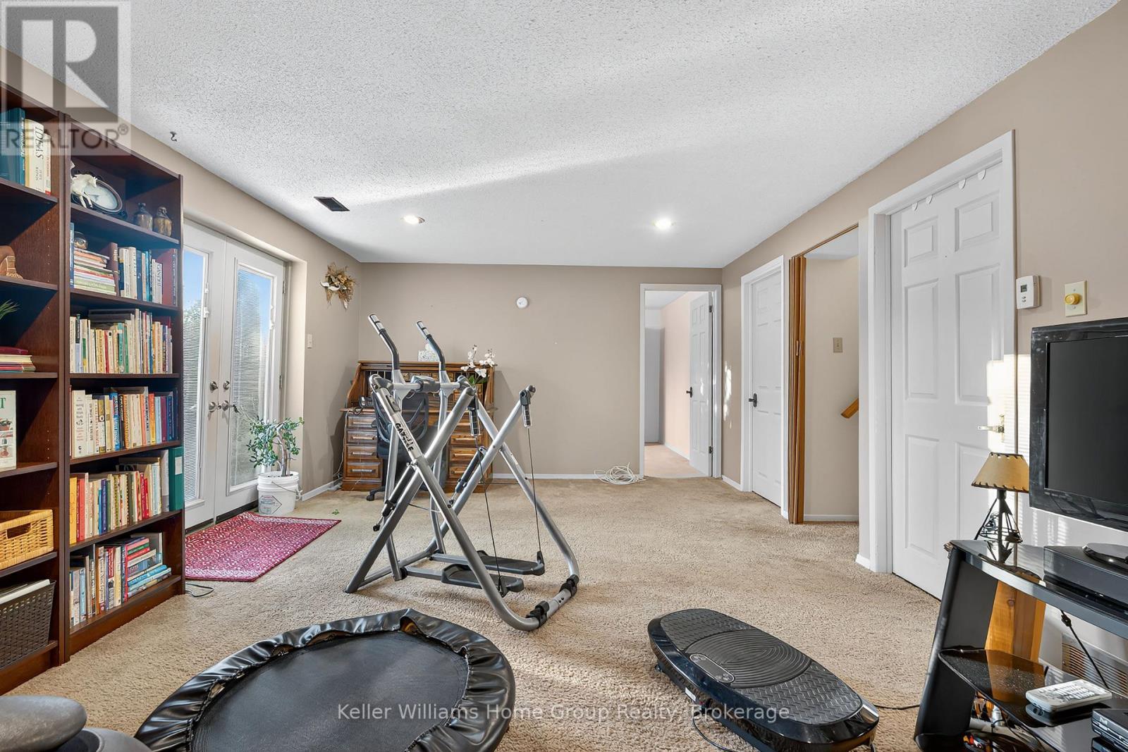 114 Dovercliffe Road, Guelph (Dovercliffe Park/Old University), ON - Indoor Photo Showing Gym Room