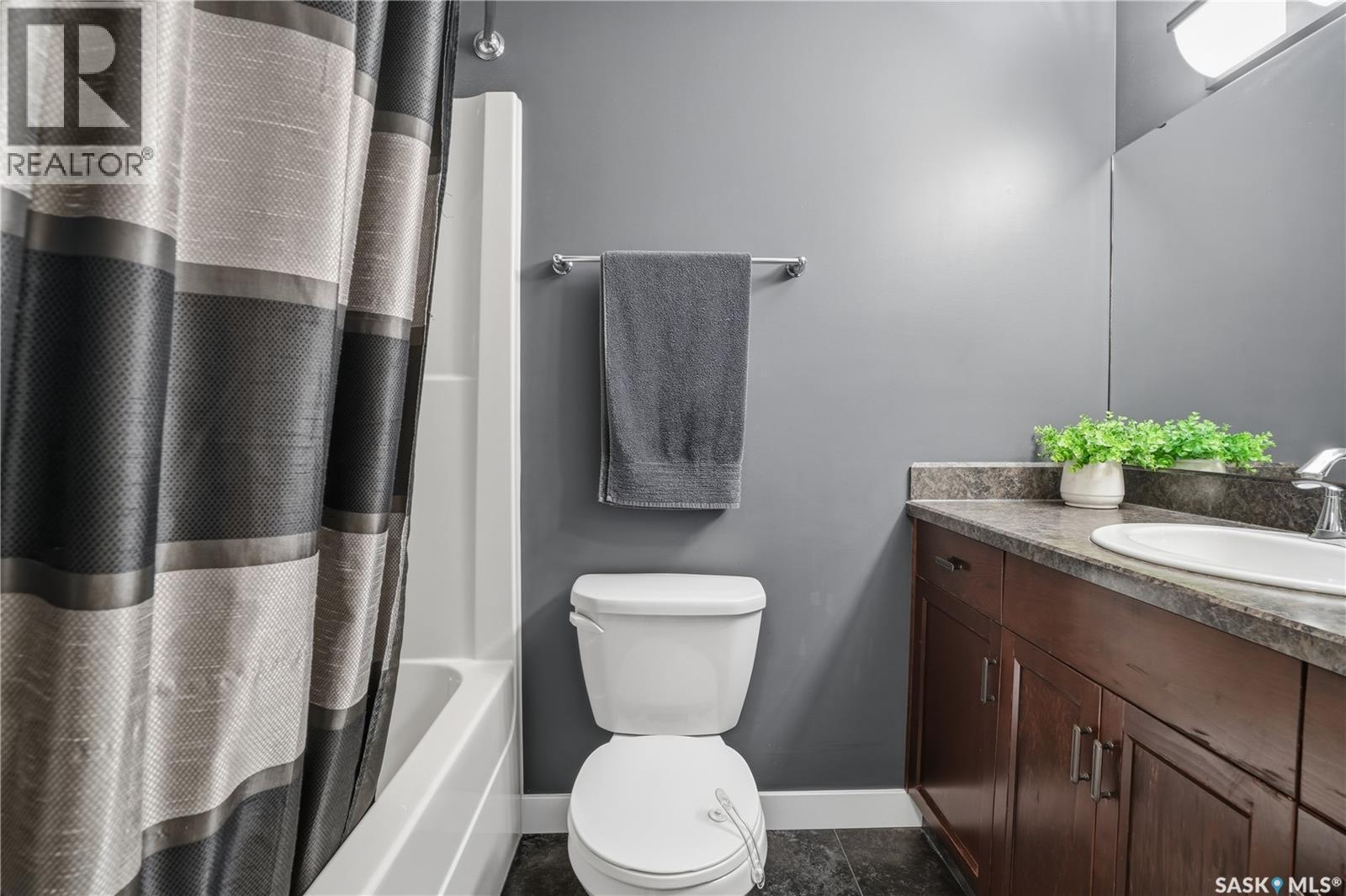 1827 Norman Mackenzie Road, Regina, SK - Indoor Photo Showing Bathroom