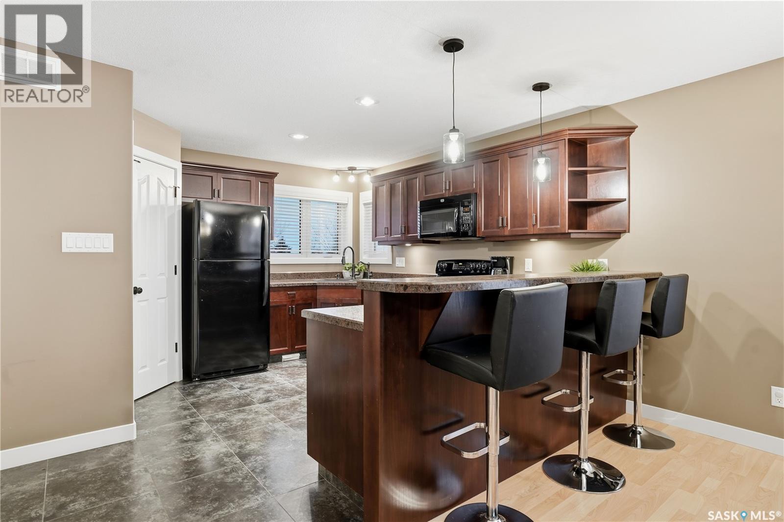 1827 Norman Mackenzie Road, Regina, SK - Indoor Photo Showing Kitchen With Upgraded Kitchen