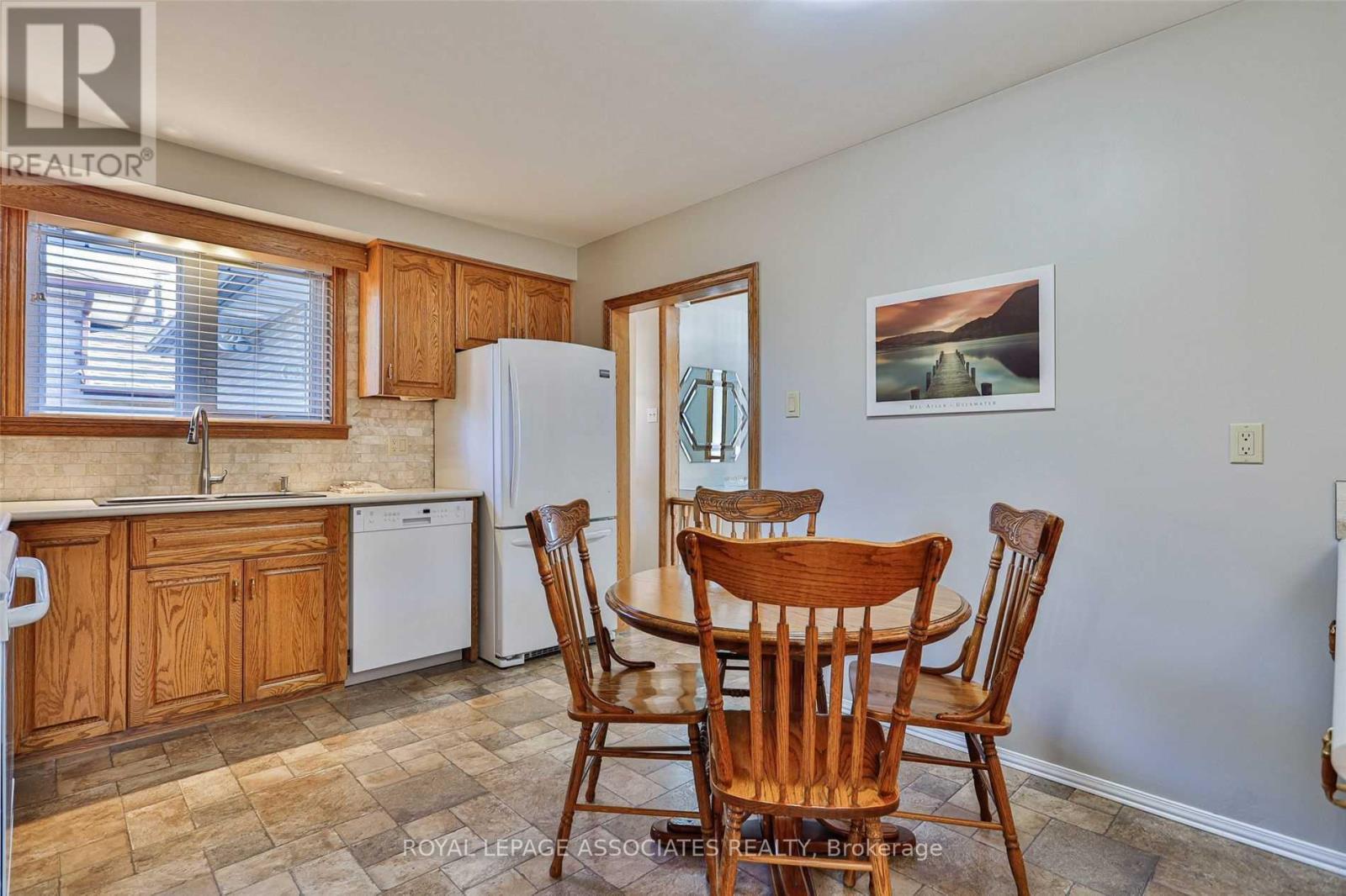 166 Lynnbrook Drive, Toronto, ON - Indoor