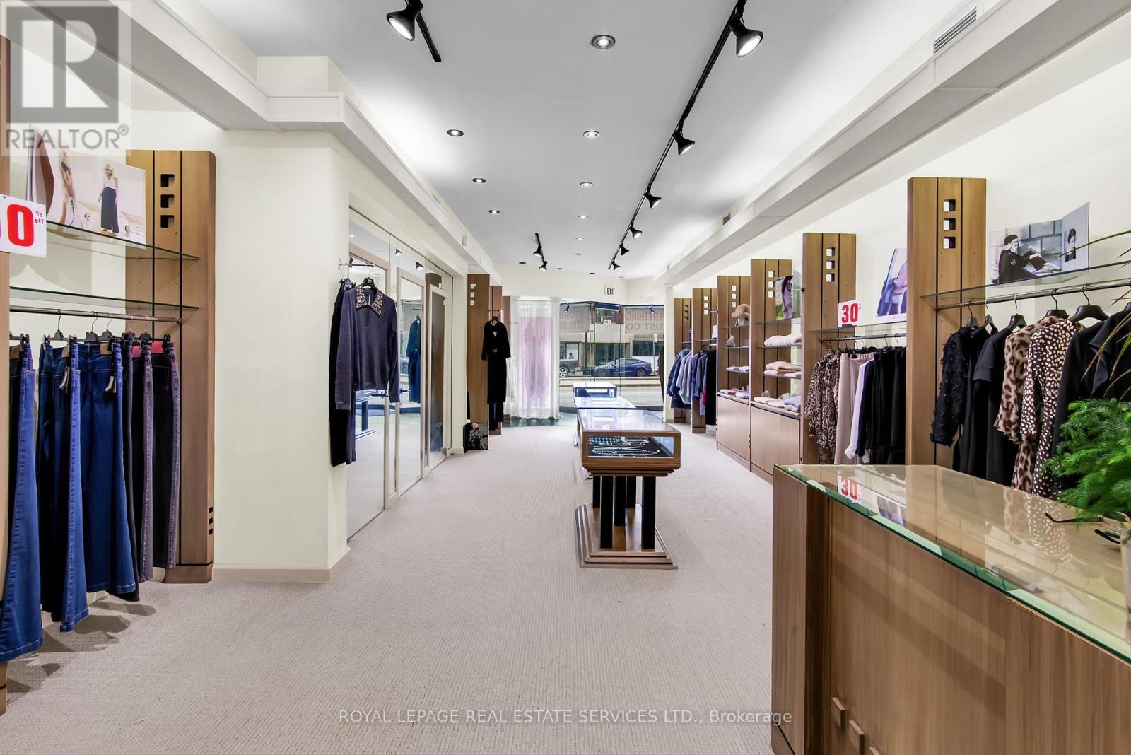 1232 St Clair Avenue W, Toronto, ON