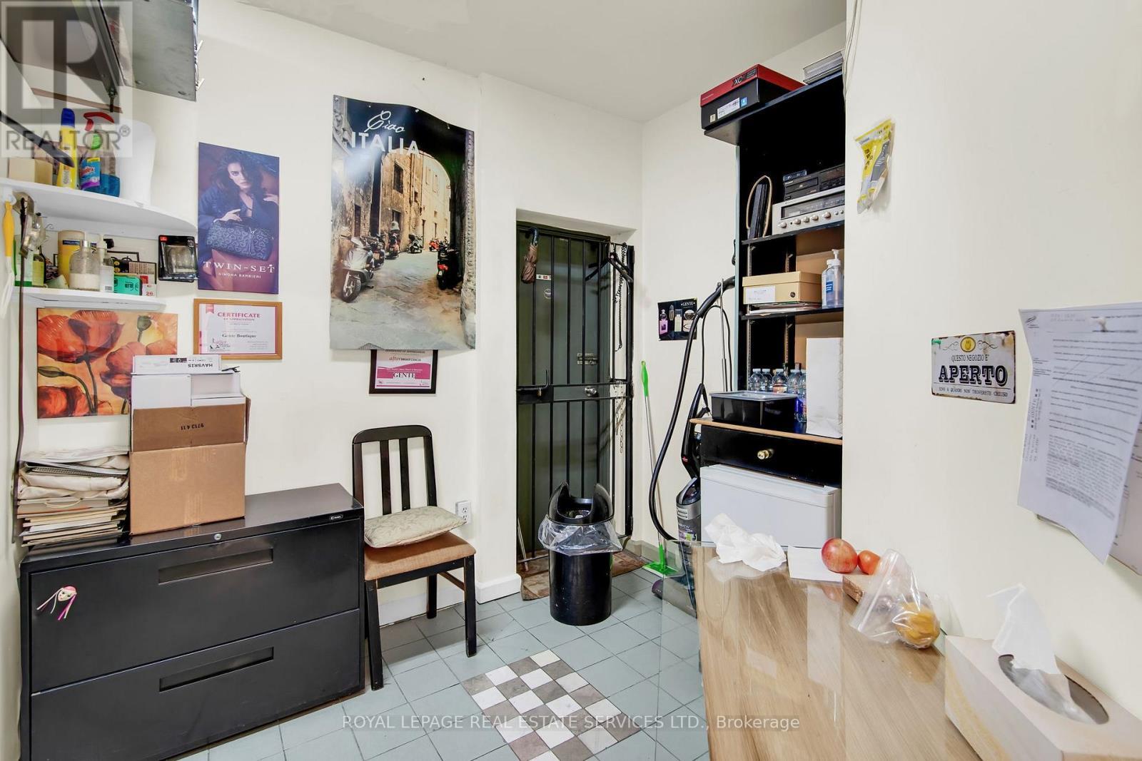 1232 St Clair Avenue W, Toronto, ON