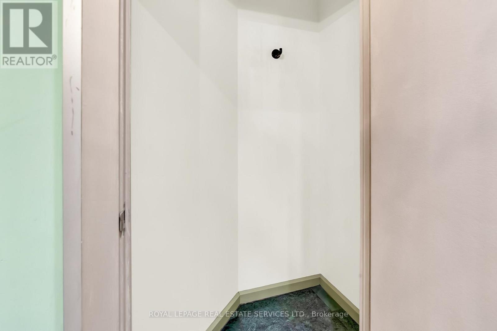 1232 St Clair Avenue W, Toronto, ON