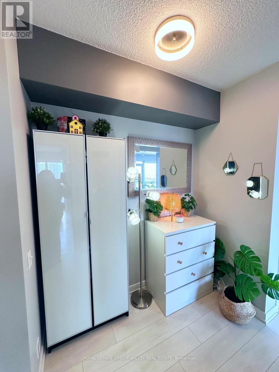 3607 - 2200 Lake Shore Boulevard W, Toronto, ON - Indoor