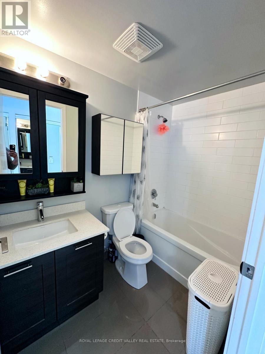 3607 - 2200 Lake Shore Boulevard W, Toronto, ON - Indoor Photo Showing Bathroom