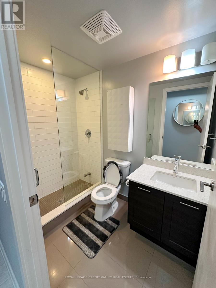 3607 - 2200 Lake Shore Boulevard W, Toronto, ON - Indoor Photo Showing Bathroom