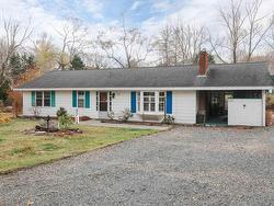 87 Prince Street Chester, NS B0J 1J0