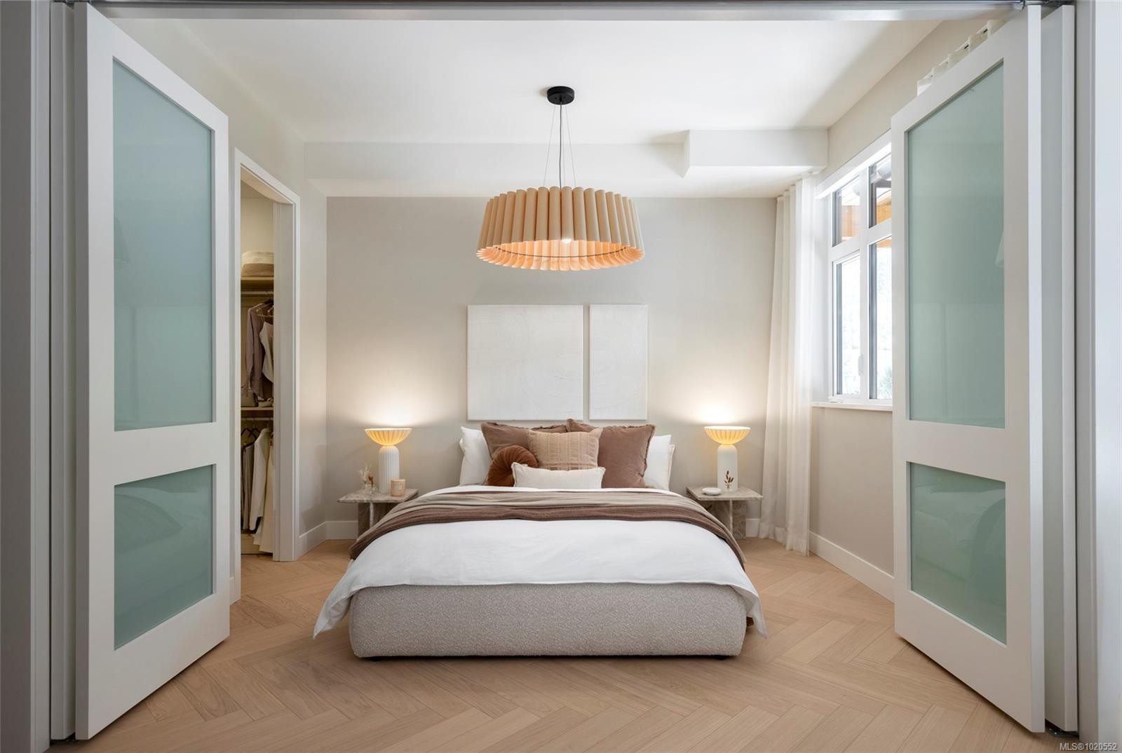 403-427 Lampson St, Esquimalt, BC - Indoor Photo Showing Bedroom