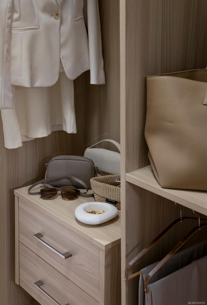 403-427 Lampson St, Esquimalt, BC - Indoor