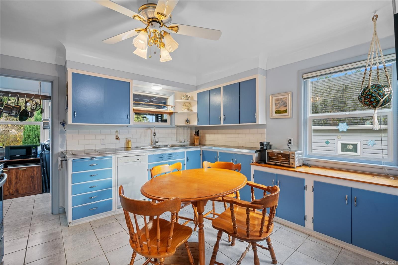 4029 Carey Rd, Saanich, BC