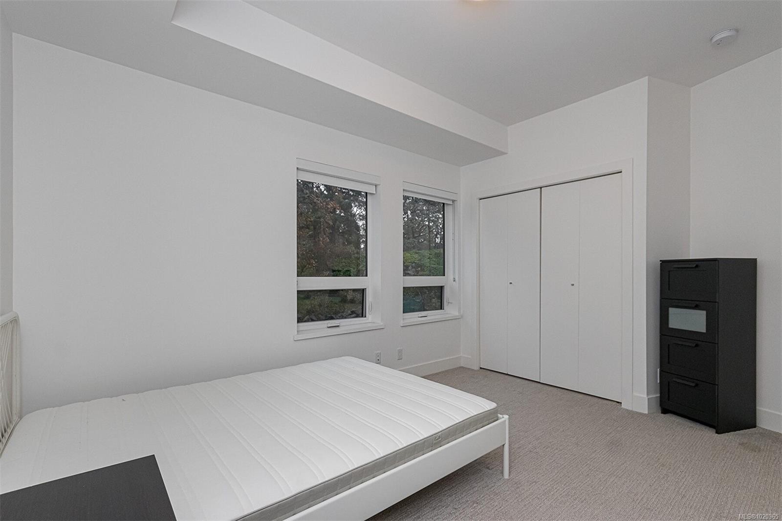 210-991 Mckenzie Ave, Saanich, BC - Indoor Photo Showing Bedroom