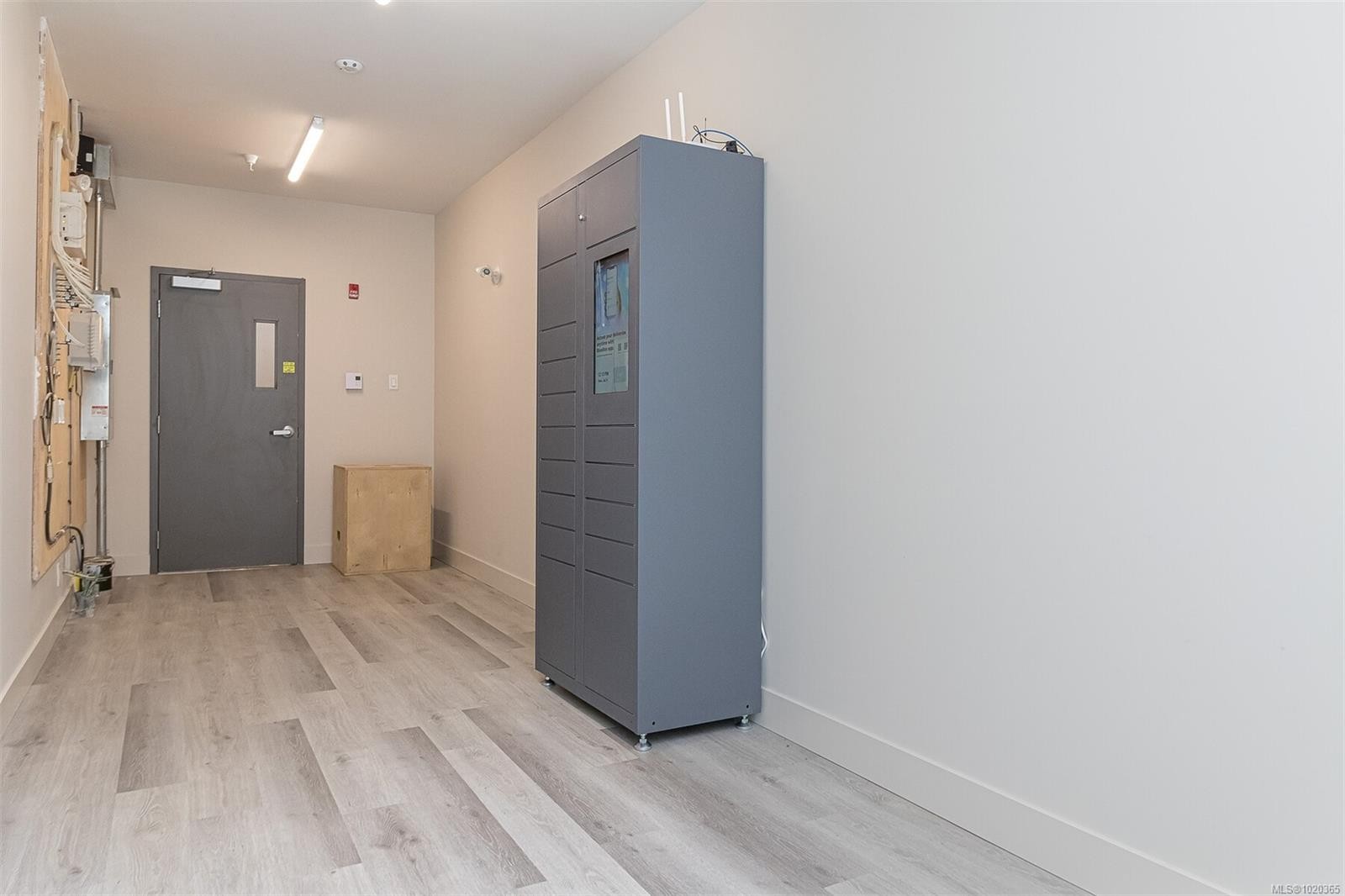 210-991 Mckenzie Ave, Saanich, BC - Indoor Photo Showing Other Room