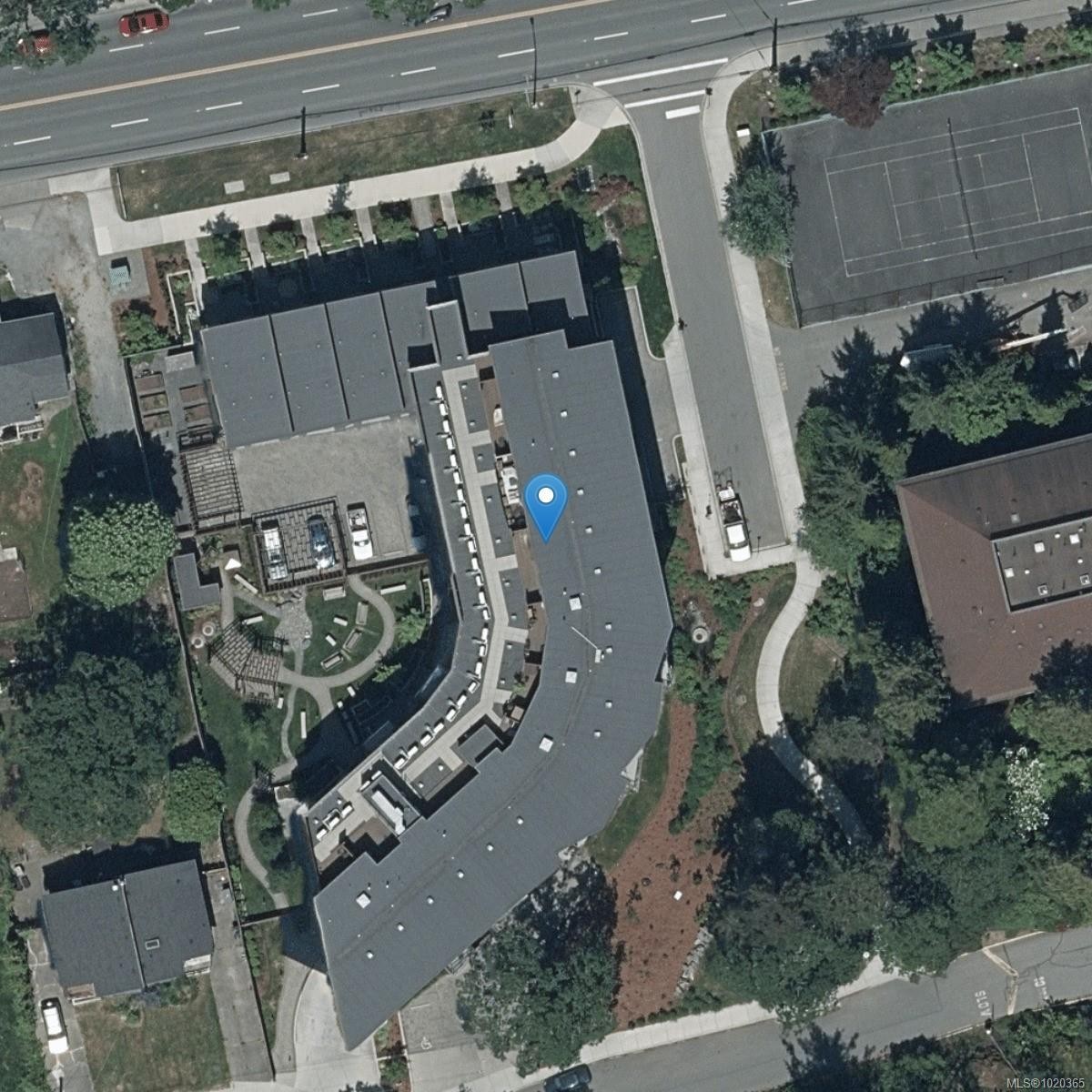 210-991 Mckenzie Ave, Saanich, BC - With View