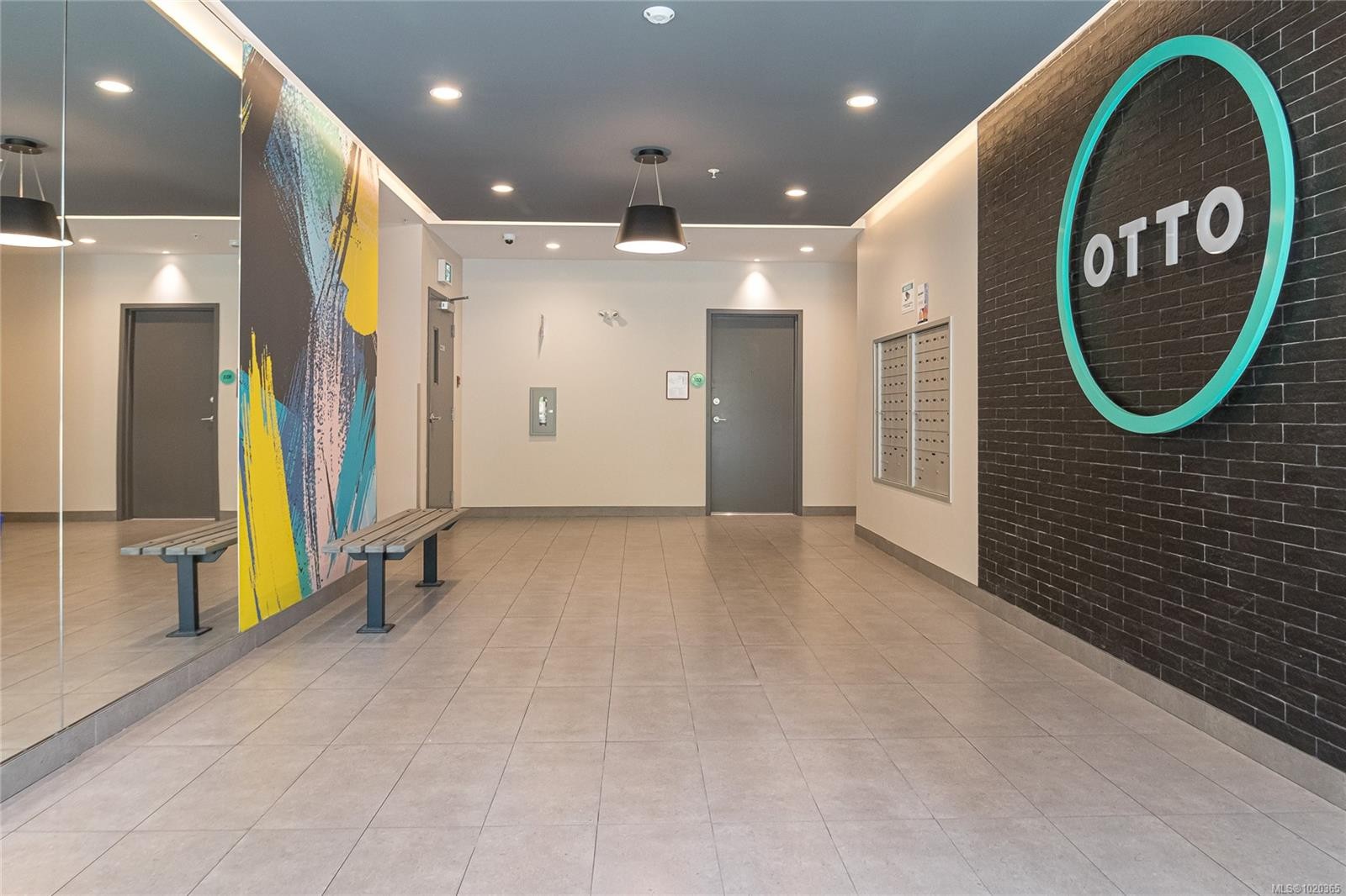 210-991 Mckenzie Ave, Saanich, BC - Indoor Photo Showing Other Room