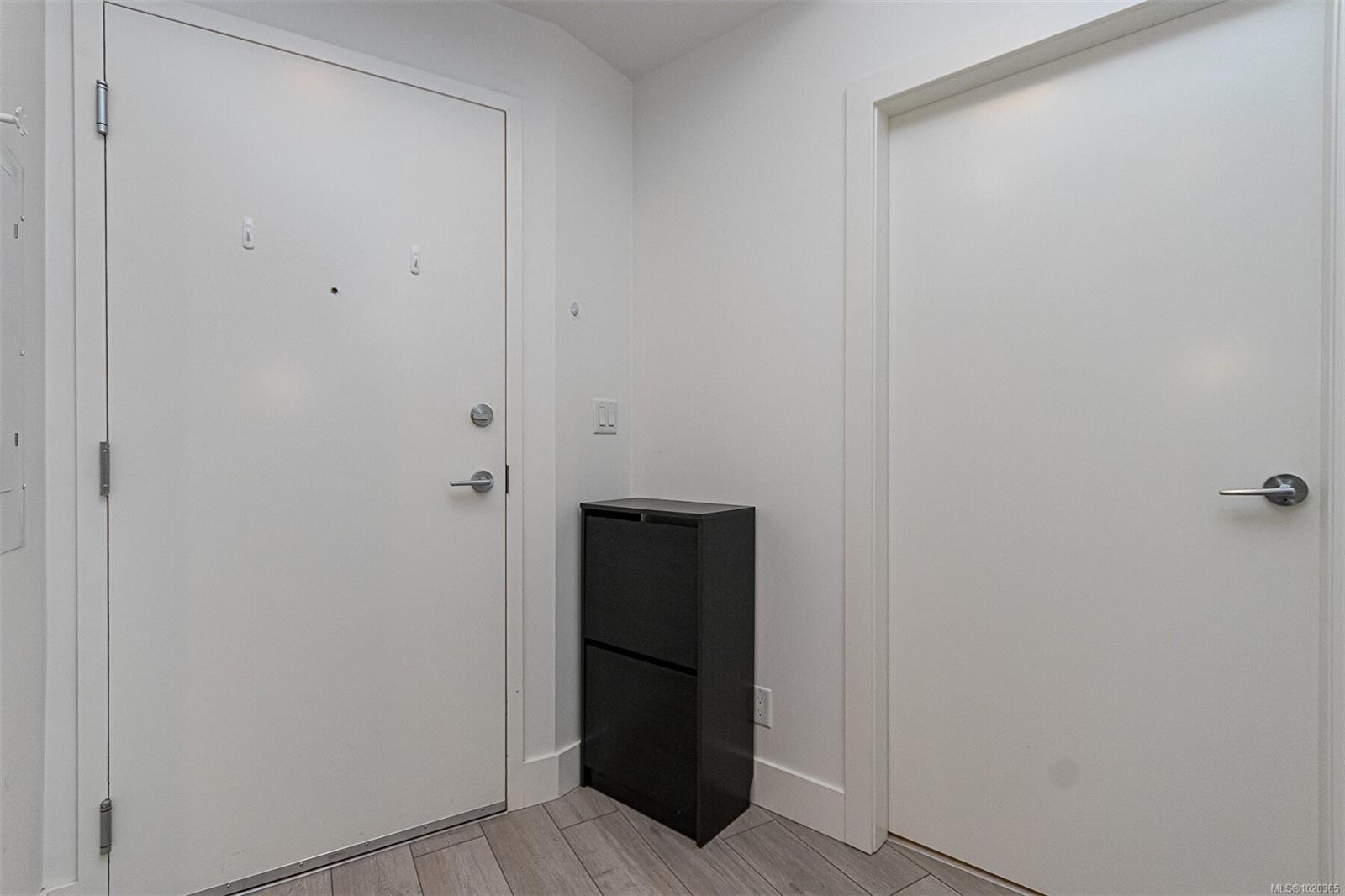 210-991 Mckenzie Ave, Saanich, BC - Indoor Photo Showing Other Room